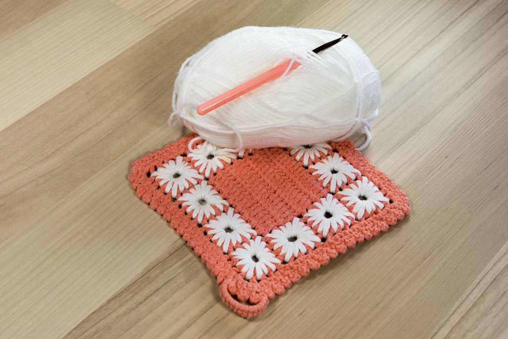 Pot Holder Sizes and Guidelines (with Pictures) HowdyKitchen