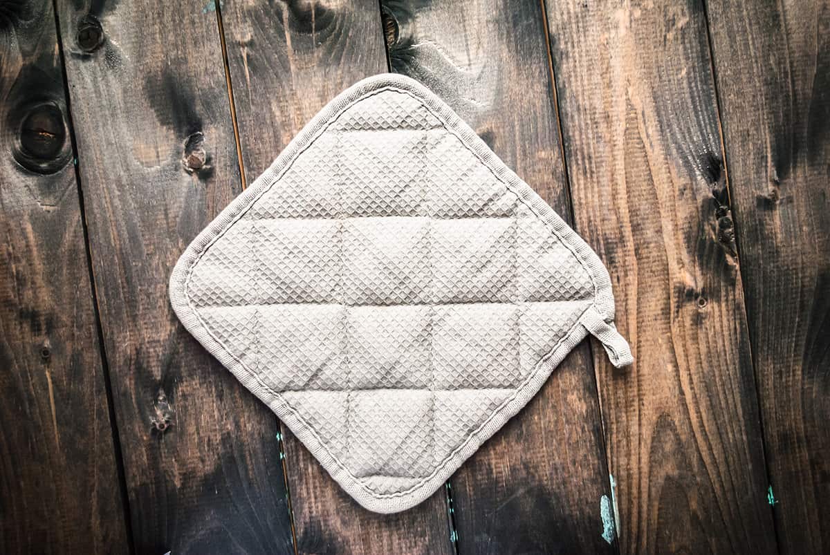 Pot Holder Sizes And Guidelines with Pictures HowdyKitchen
