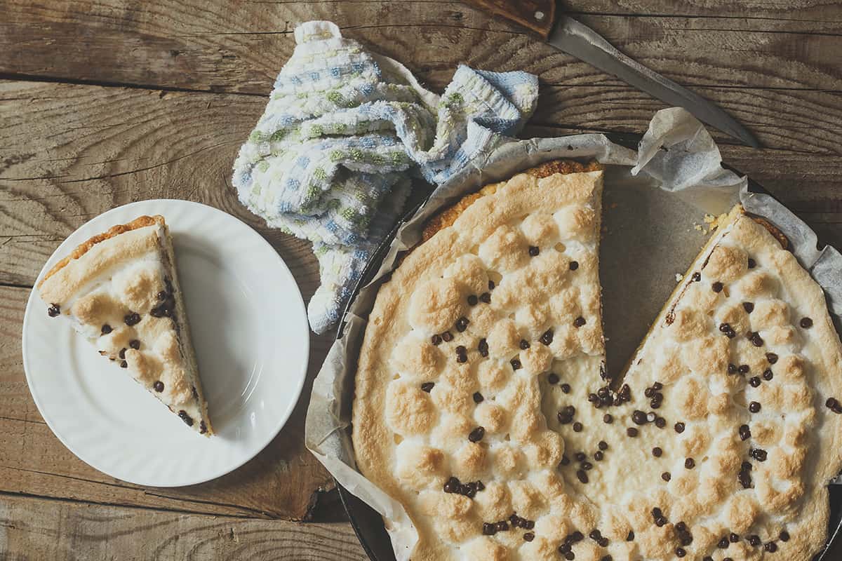 How Many Slices Can You Get from a 10-inch Cake?