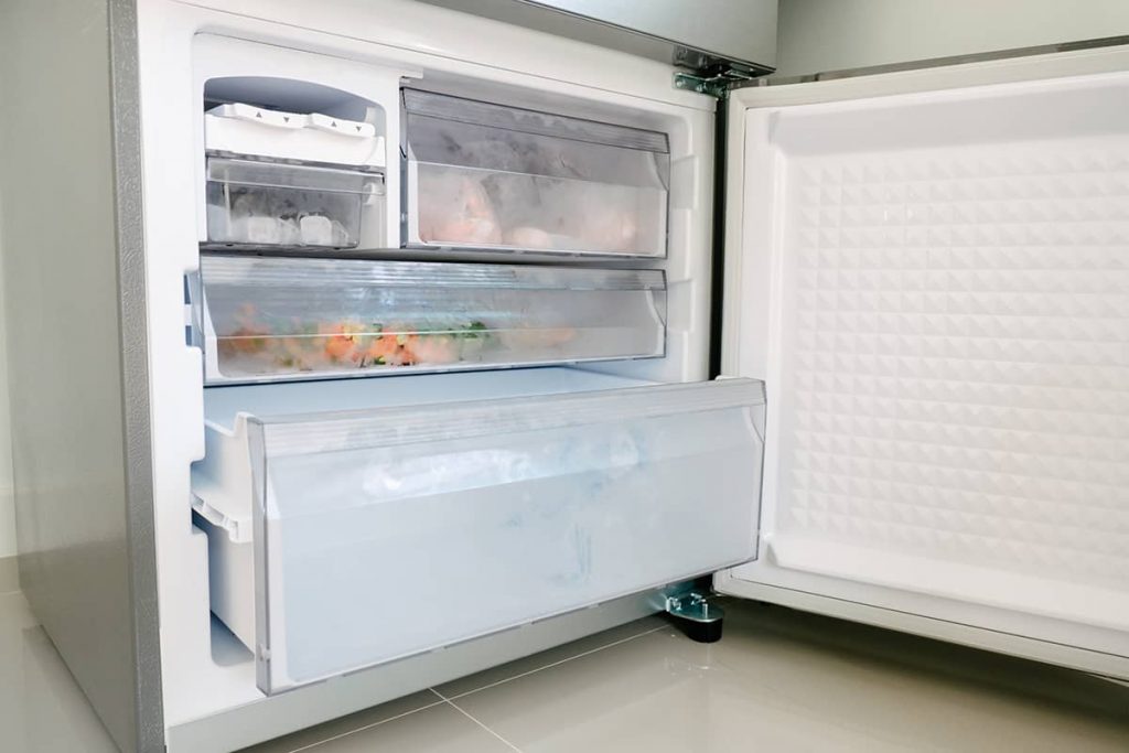How Long Can You Leave The Freezer Door Open? HowdyKitchen