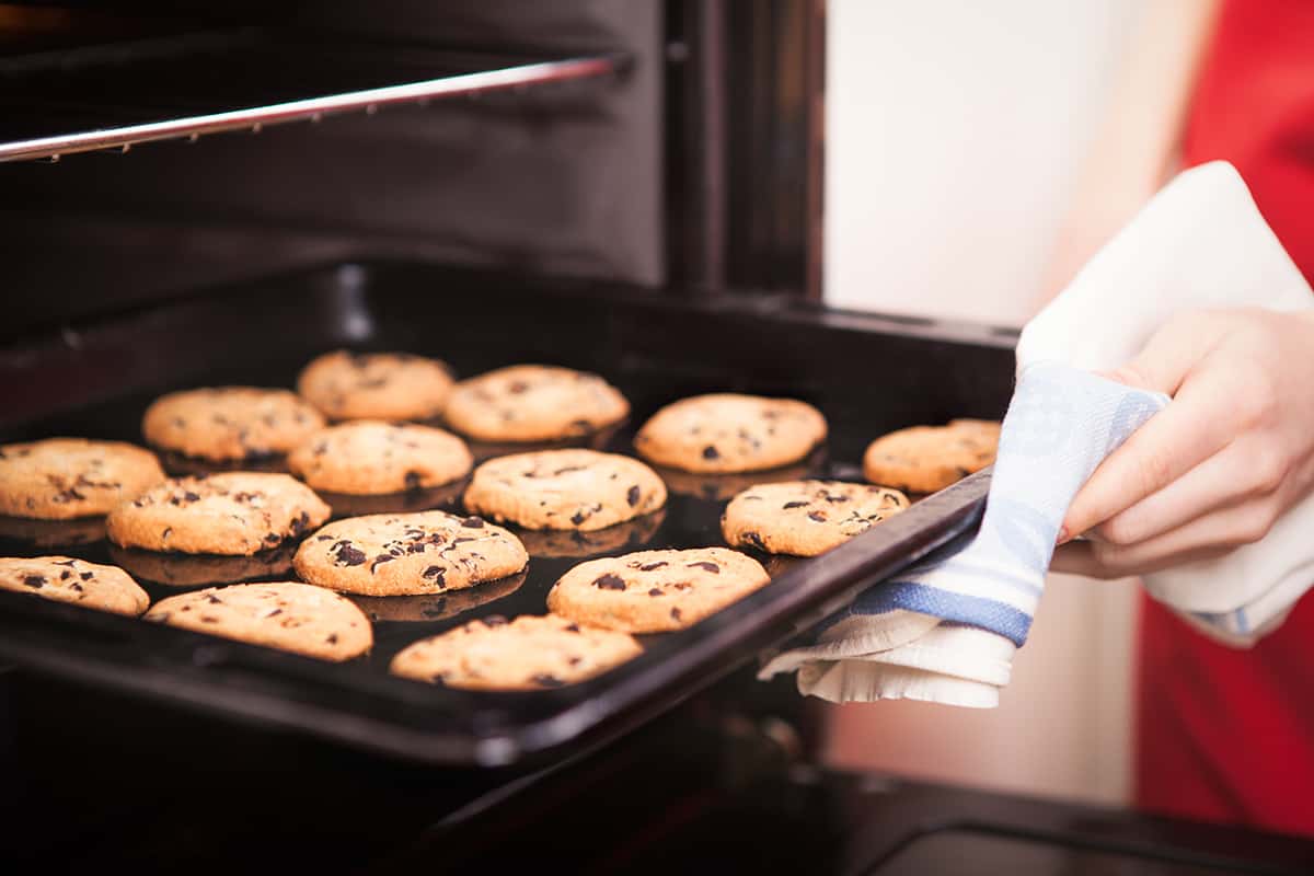 At What Temperature Should You Bake Cookies