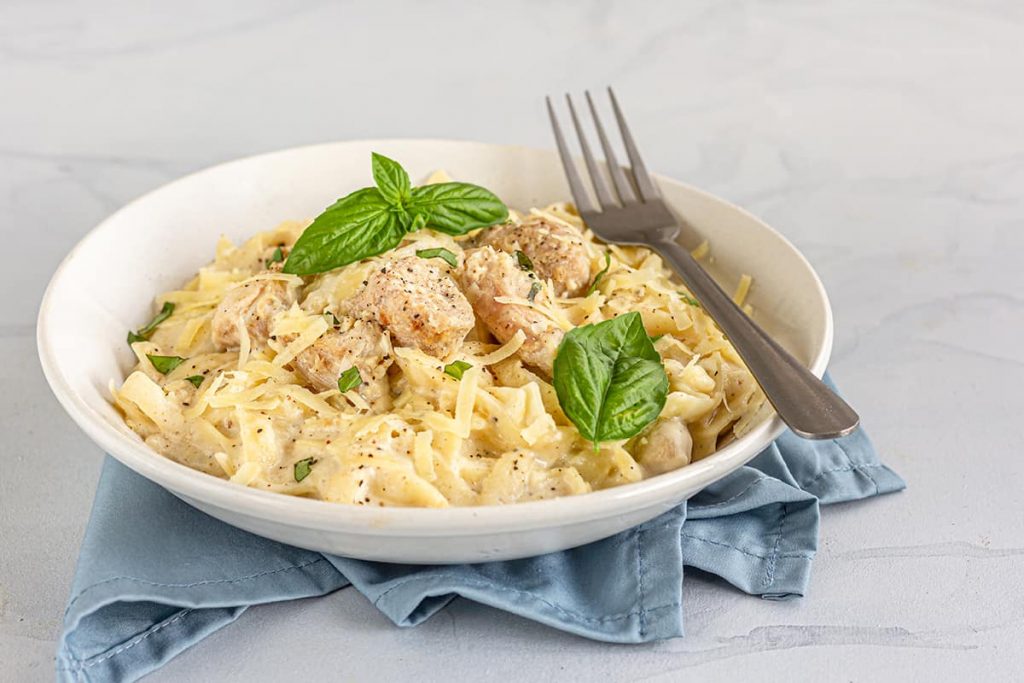 Can You Freeze Chicken Alfredo Pasta? HowdyKitchen