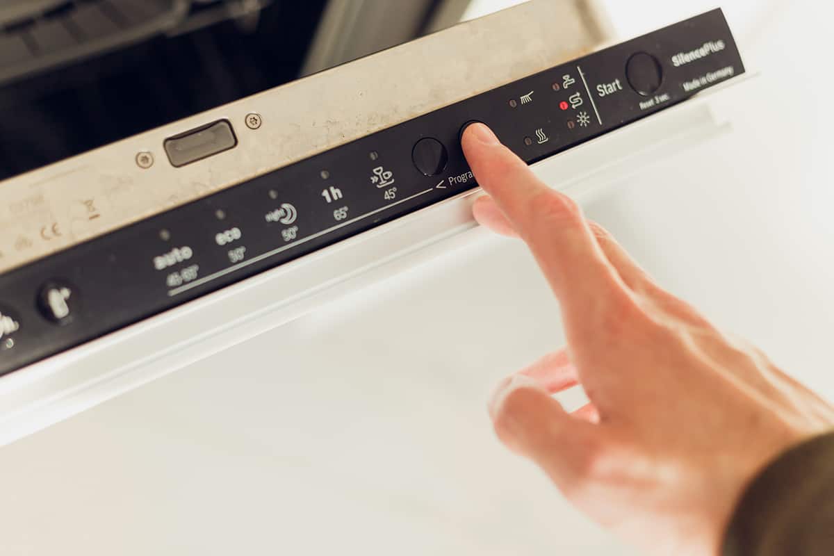 Do I Need to Adjust a Bosch Dishwashers Temperature Settings