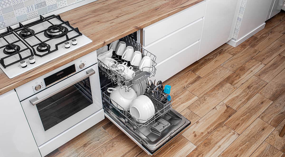 Does the Bosch dishwasher need hot water content
