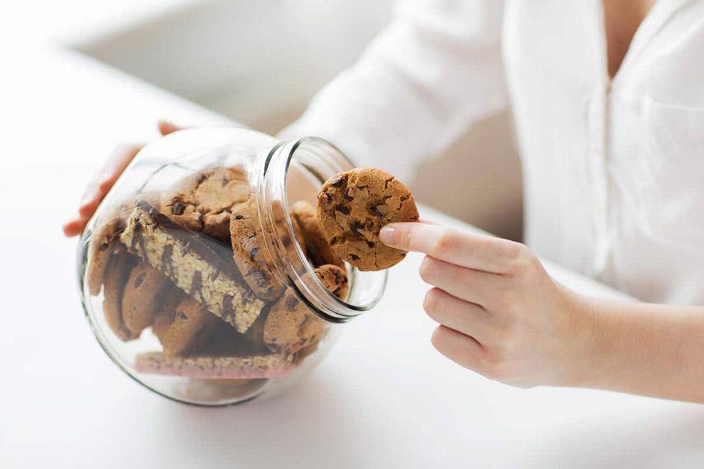How Long Do Cookies Stay Fresh in a Cookie Jar? HowdyKitchen