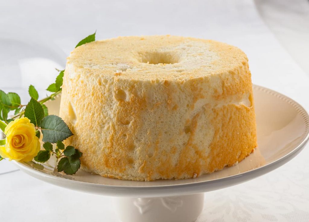 How Long Does Angel Food Cake Last? HowdyKitchen