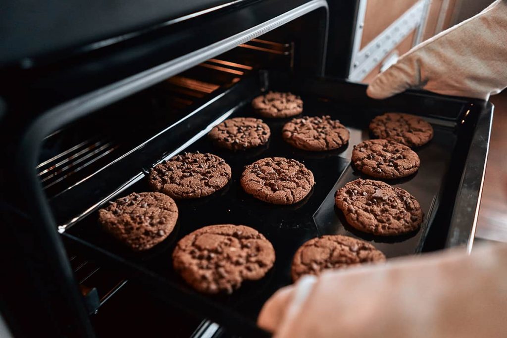 Is Cookie Sheet Broiler Safe? HowdyKitchen