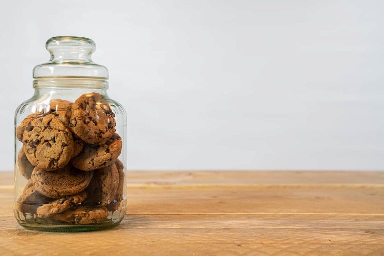 How Long Do Cookies Stay Fresh In A Cookie Jar HowdyKitchen how-long-do-cookies-stay-fresh-in-a-cookie-jar-howdykitchen