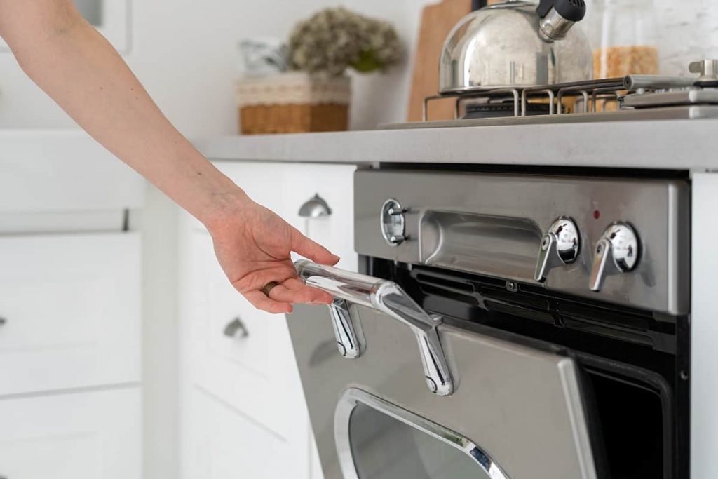 Do Convection Ovens Need Venting? HowdyKitchen