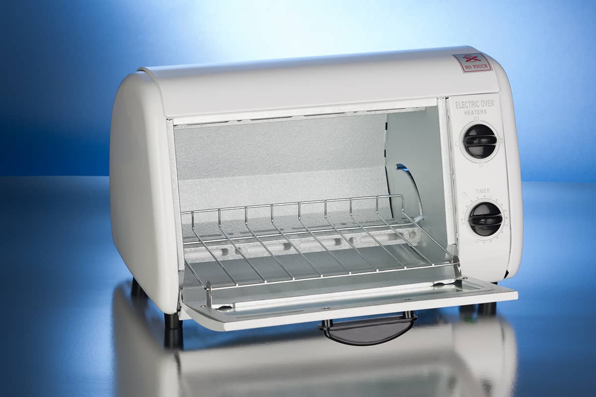 When to Use a Toaster Oven Instead of a Microwave