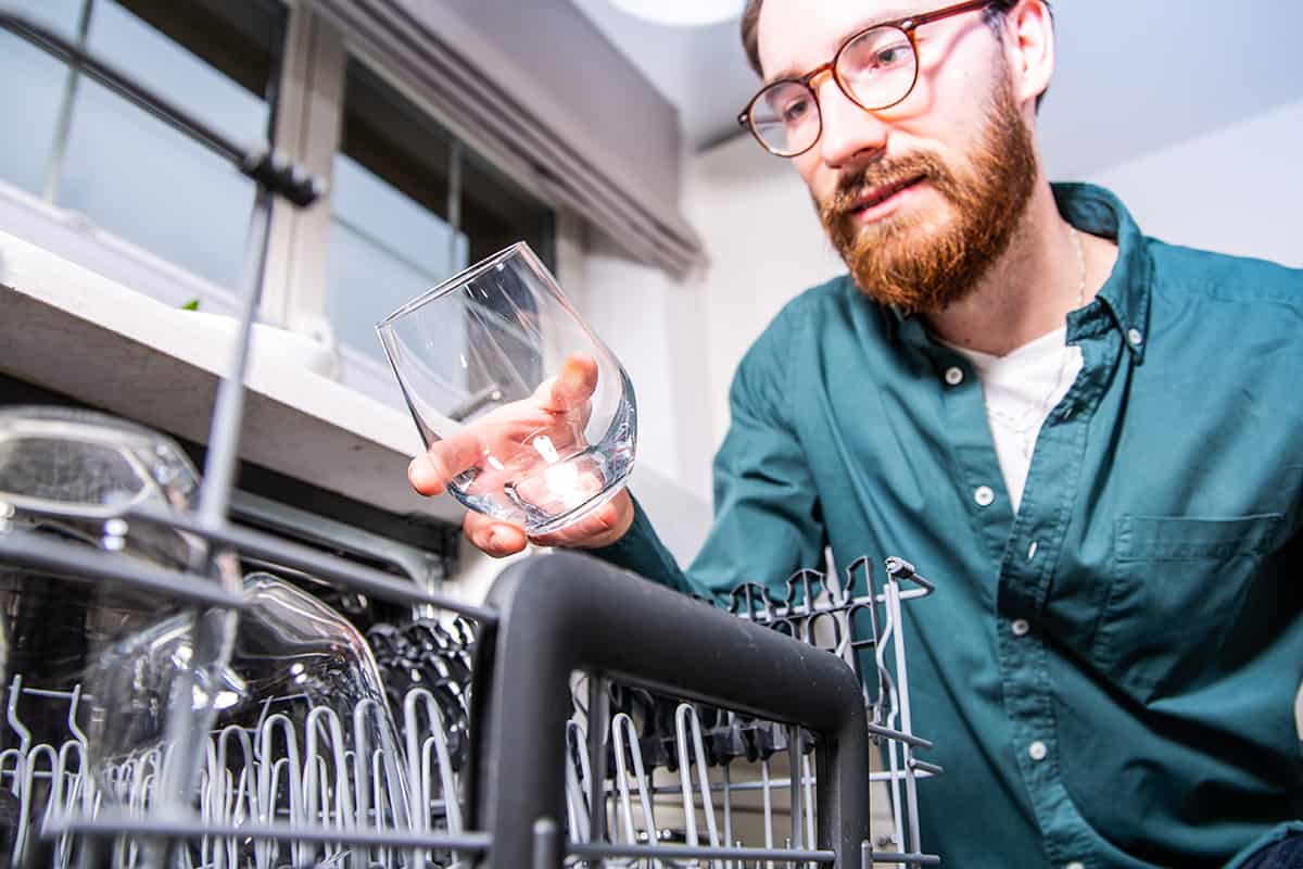 How to Remove Broken Glass from a Dishwasher