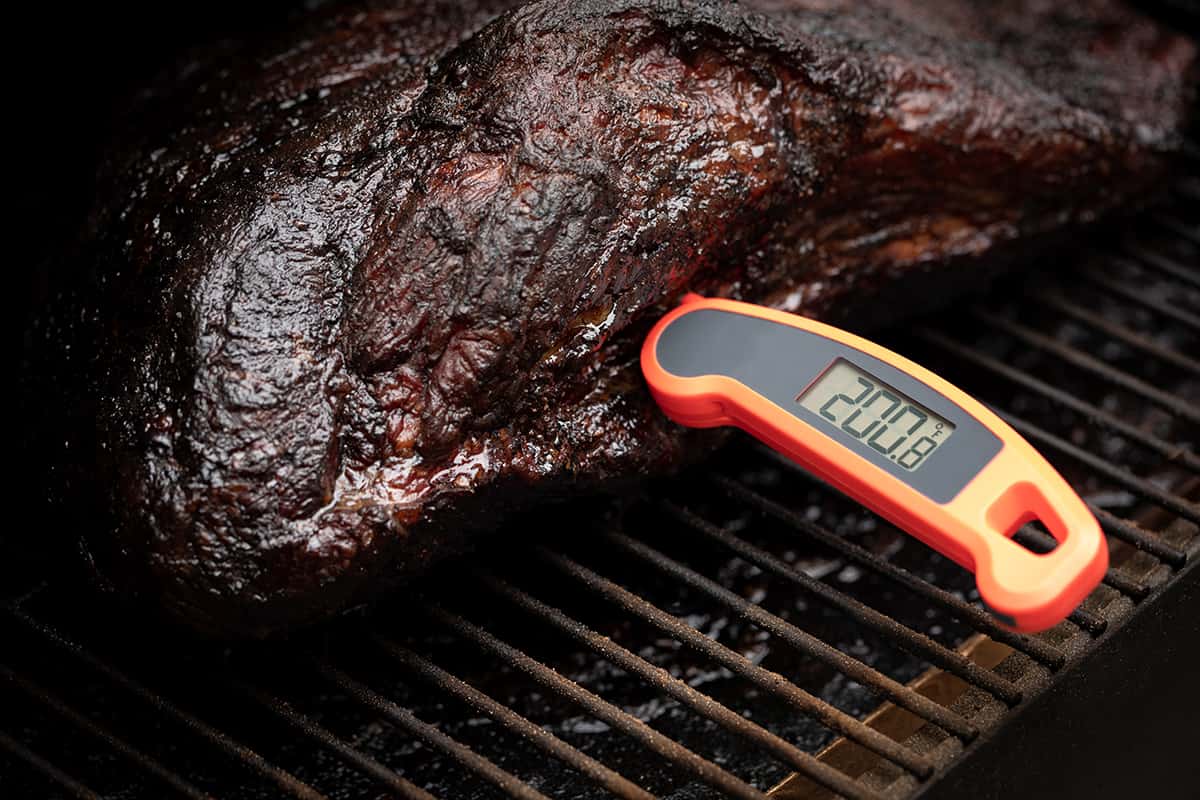 How to Use a Thermometer While Your Meat Is Cooking