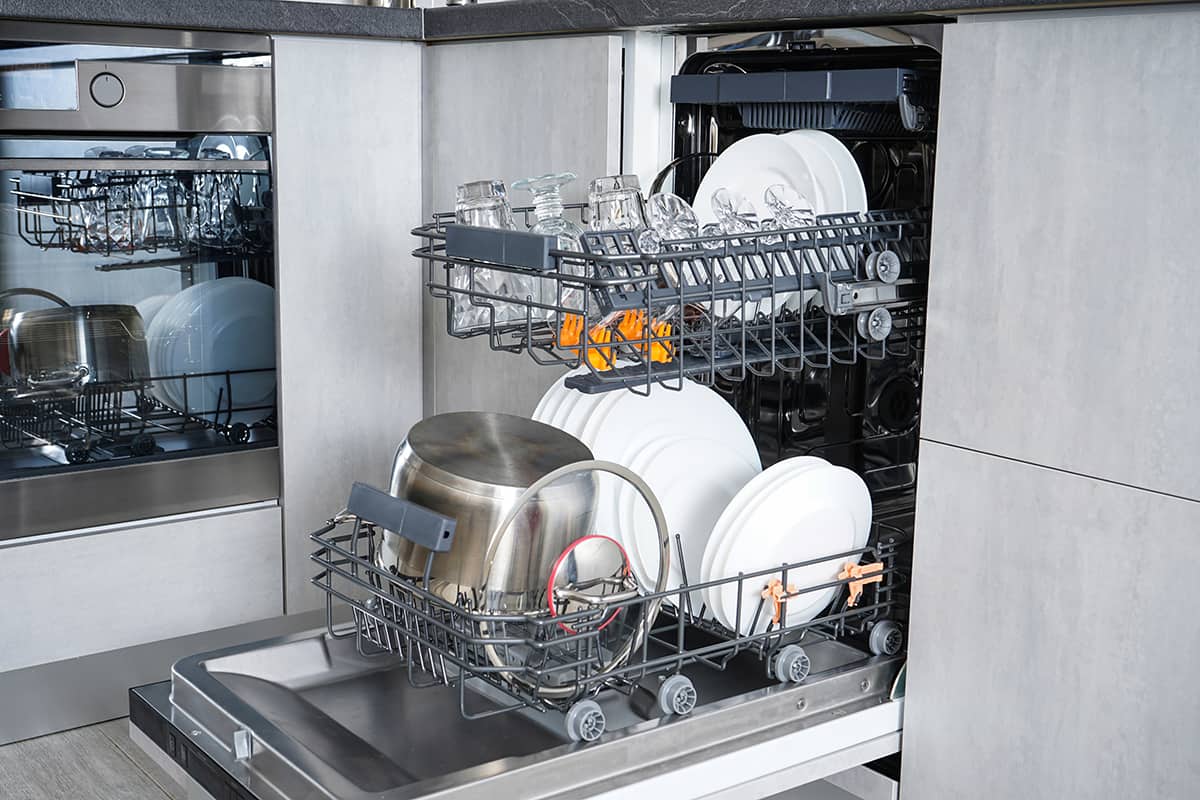 Plastic Melted in The Dishwasher – What to Do