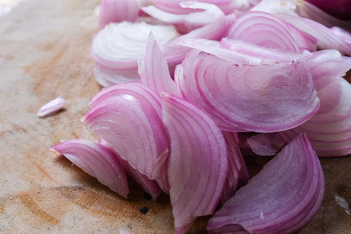 Alternative Tools for Chopping Onions
