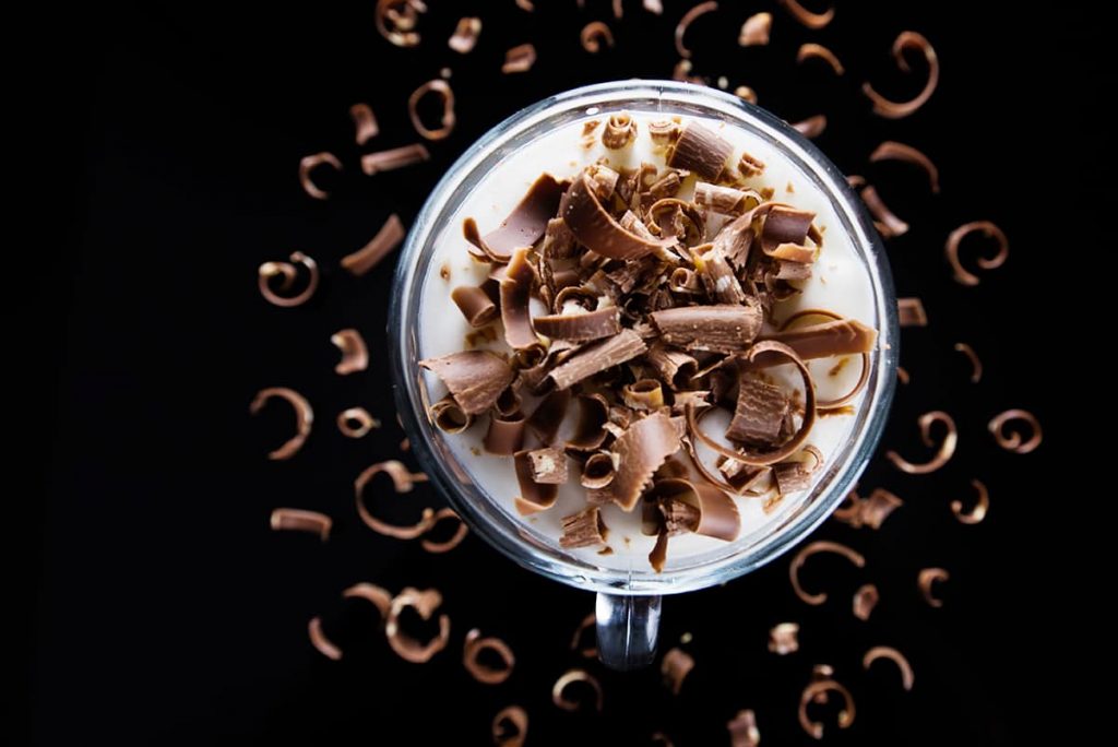 can-you-grate-chocolate-in-a-food-processor-howdykitchen