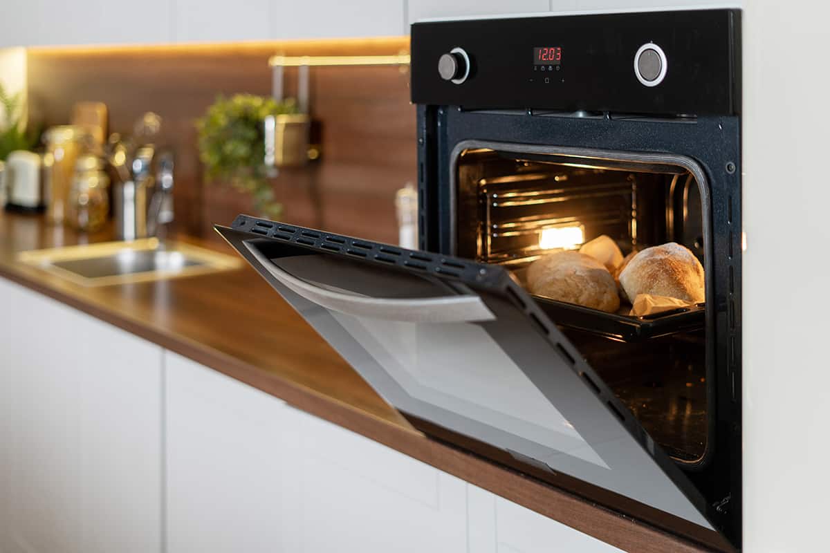 Can You Use An Oven To Keep Food Warm
