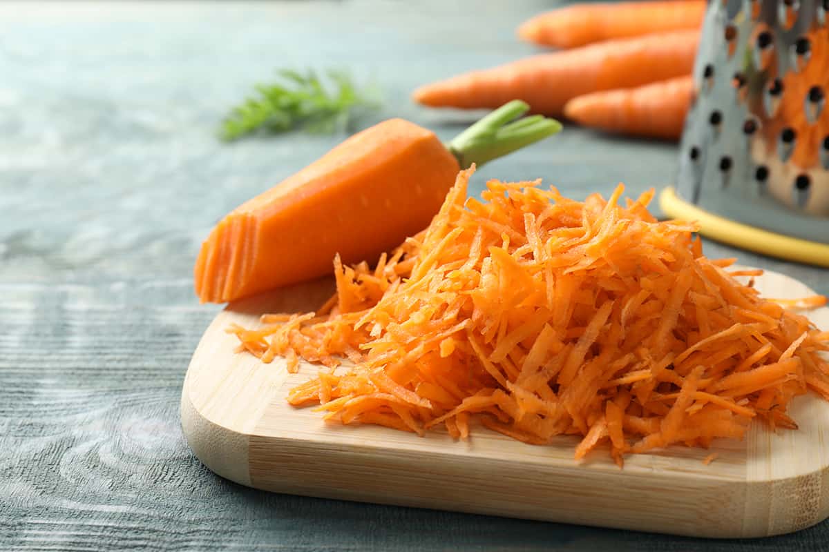 How You Should Be Grating Carrots For Carrot Cake