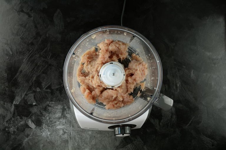 How to Shred Chicken in A Food Processor HowdyKitchen