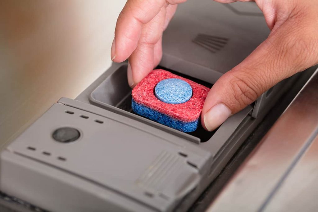 Can You Use Oxiclean in a Dishwasher? (Answered) HowdyKitchen