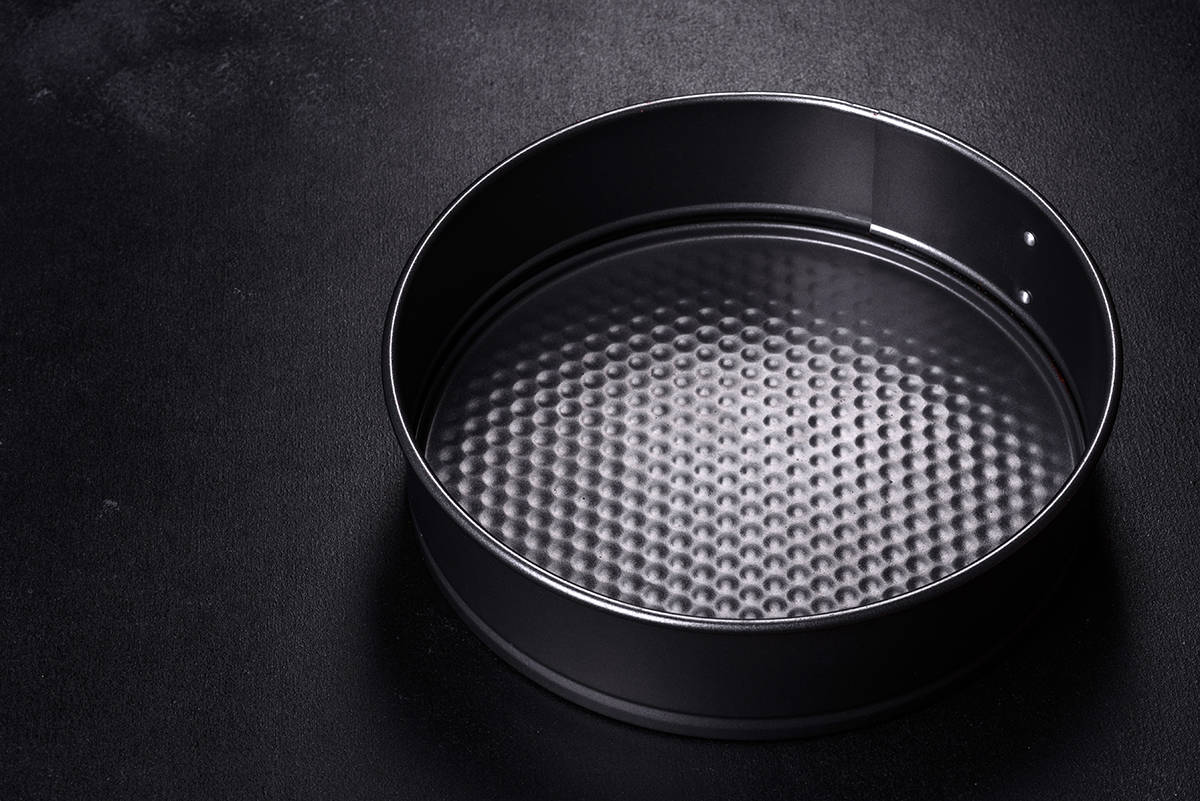 Metal bakeware