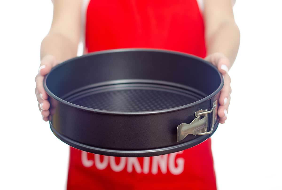 Metal baking dishes