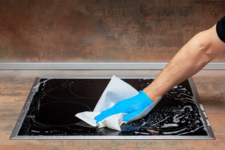 Can You Clean the Stove with Clorox Wipes? HowdyKitchen