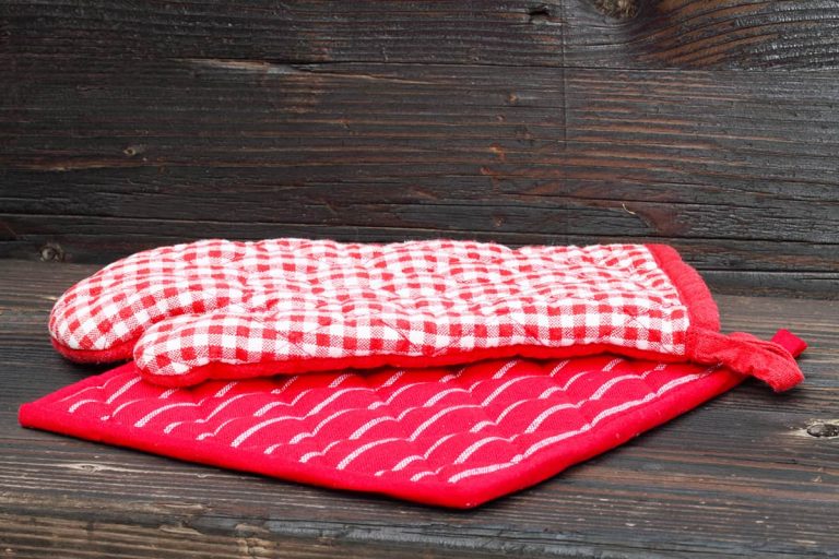 oven-mitt-alternatives-do-you-know-these-howdykitchen