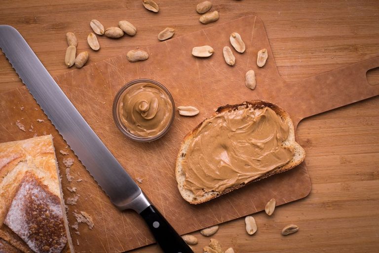 What is the Butter Knife size? HowdyKitchen