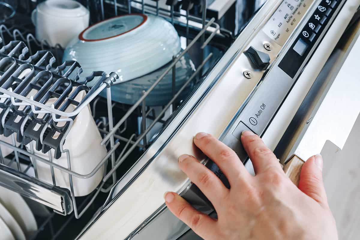 Should You Wash a Bundt Pan in a Dishwasher
