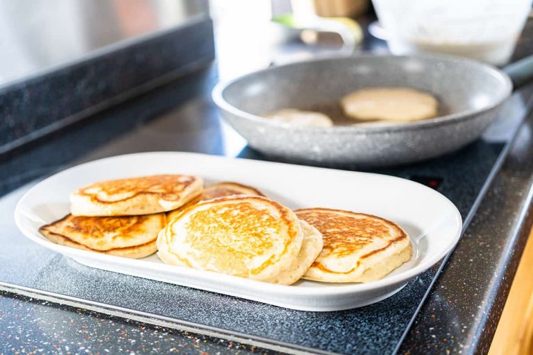 How to Bake on A Stove Top - HowdyKitchen