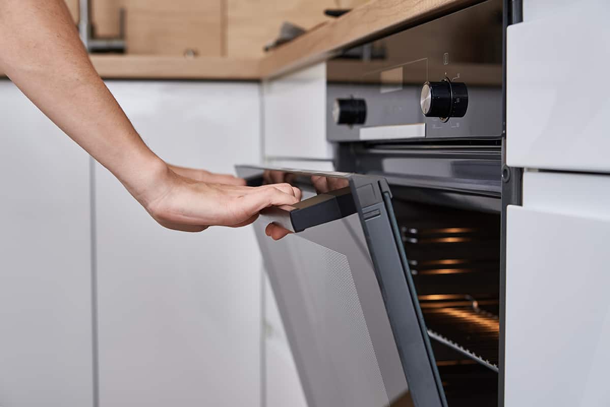 How To Turn Off Self cleaning Oven Can You Turn Off Self Cleaning Oven Early? - HowdyKitchen