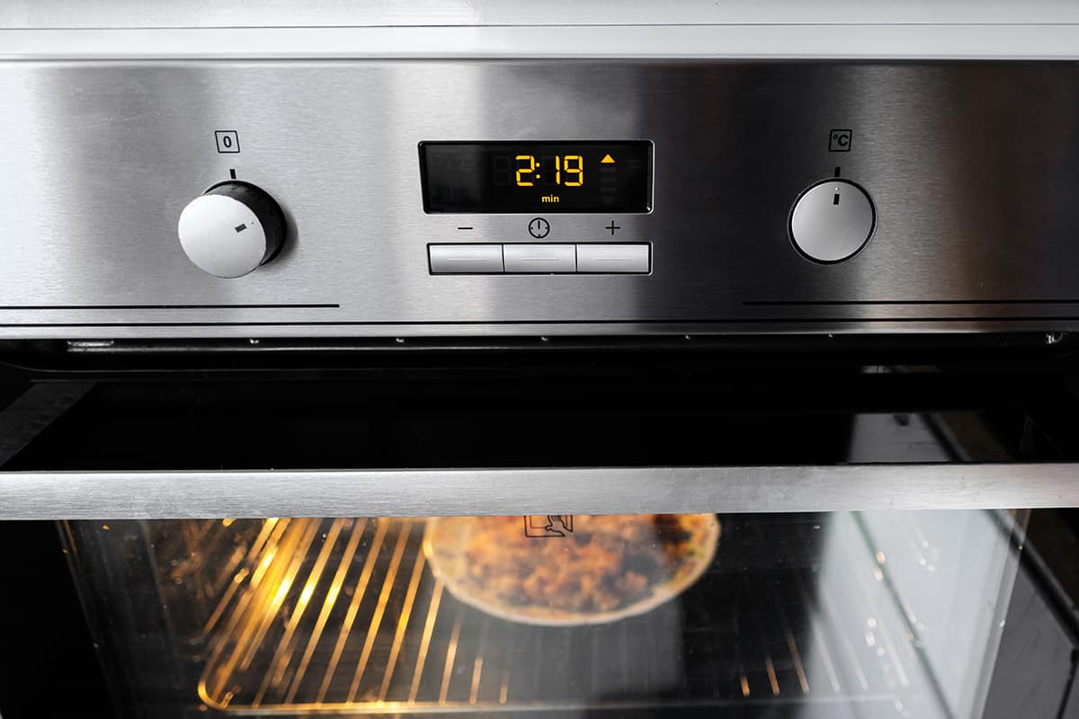 How does an oven work