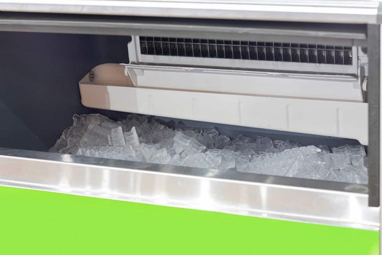 How to Clean a Frigidaire Ice Maker (In 5 Steps) - HowdyKitchen