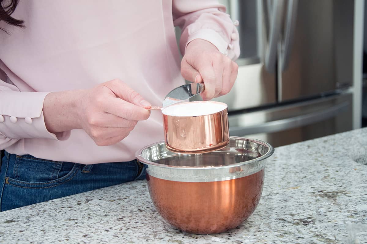 How to Measure Flour