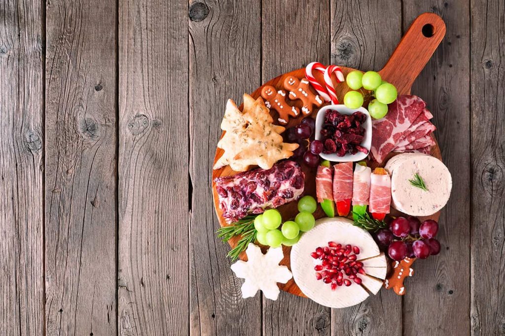 4 Different Types of Charcuterie Boards - HowdyKitchen