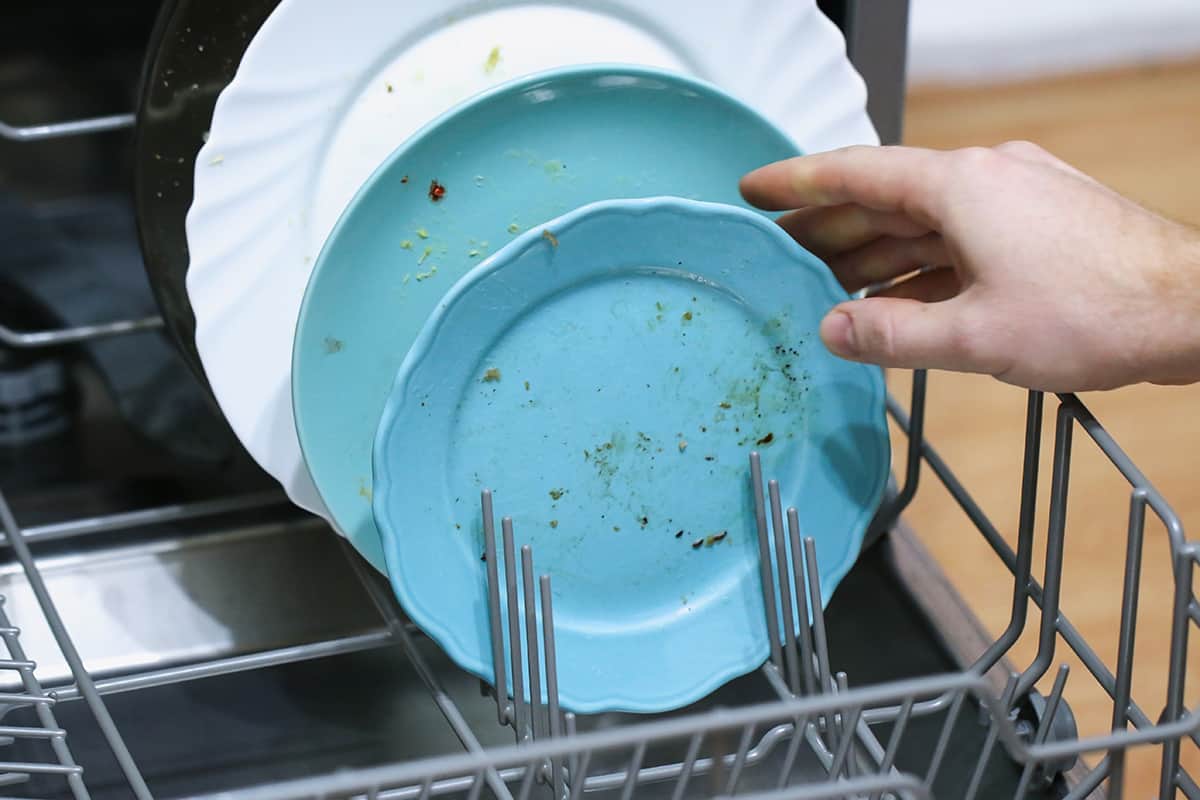 Precautions for Washing Plastic in a Dishwasher