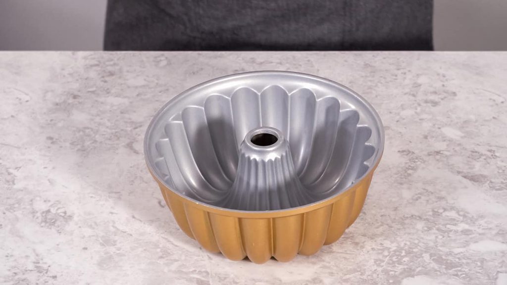 How to Keep Cake from Sticking to a Bundt Pan HowdyKitchen