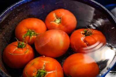 How Long to Blanch Tomatoes