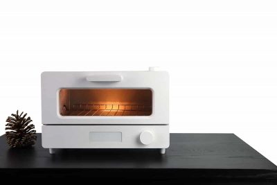 What materials can go in a toaster oven