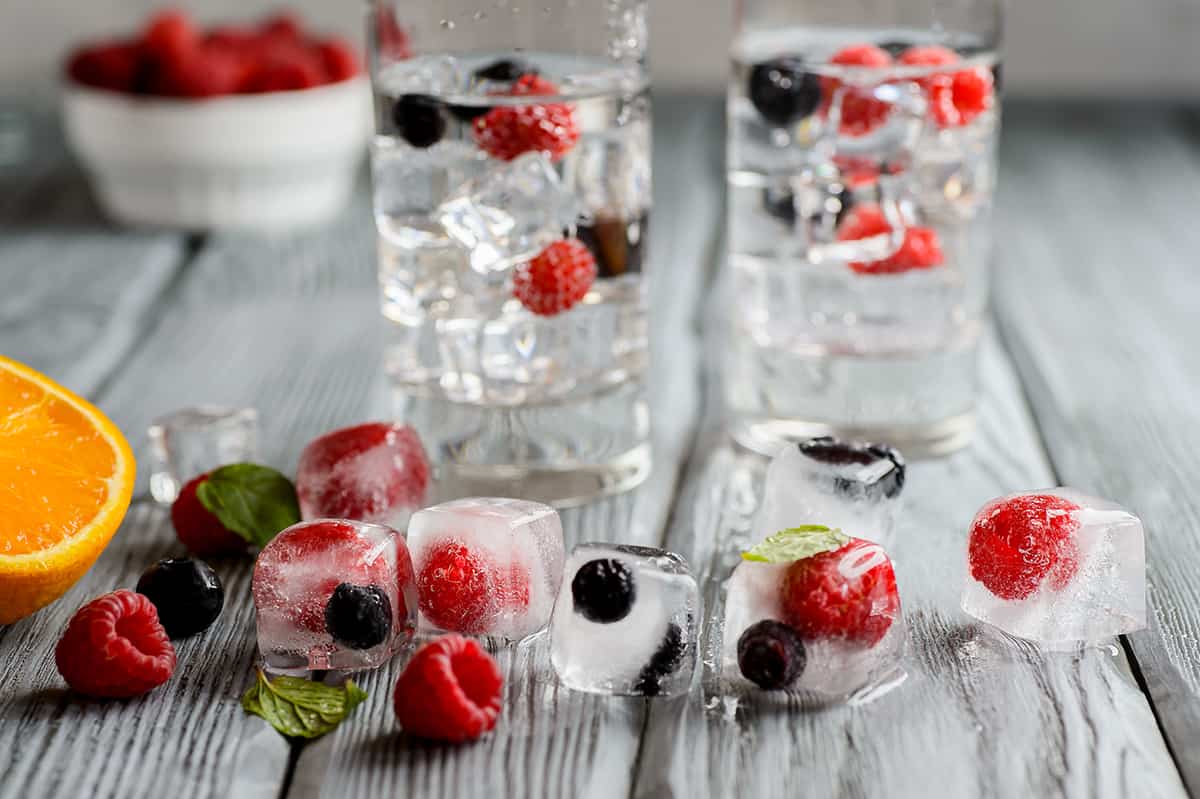 Cocktail ice cube trays