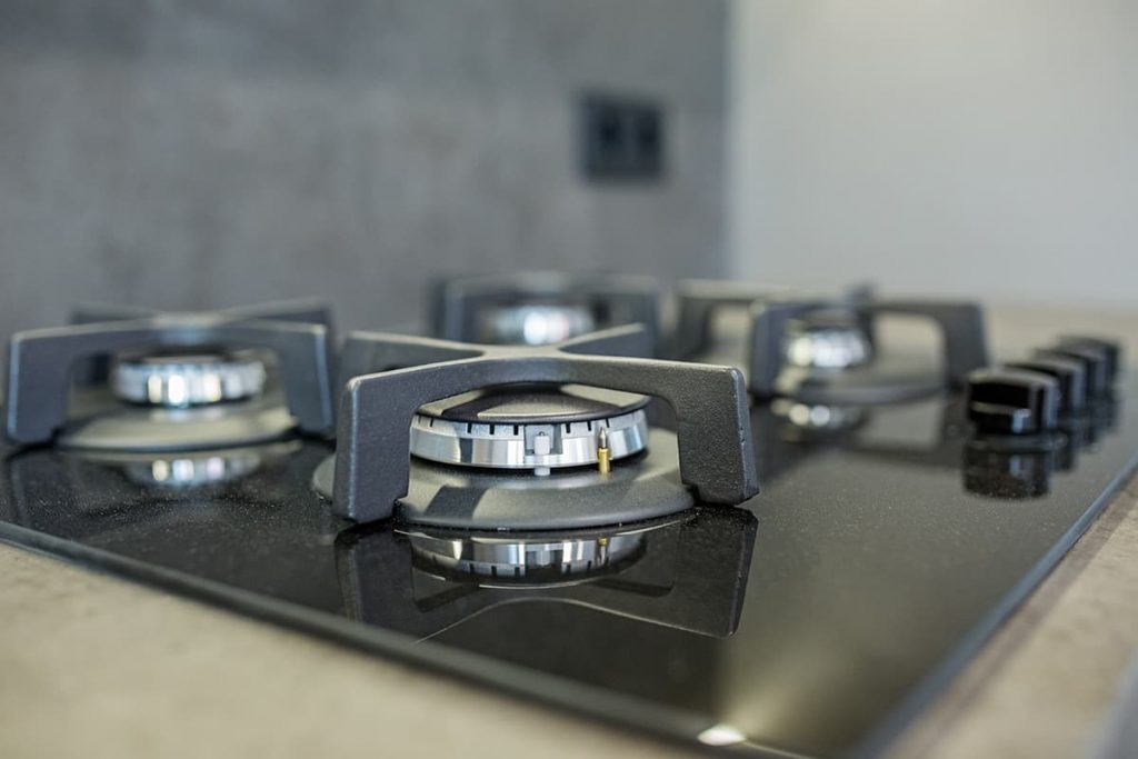 Brass Burners Vs. Cast Iron Burners HowdyKitchen