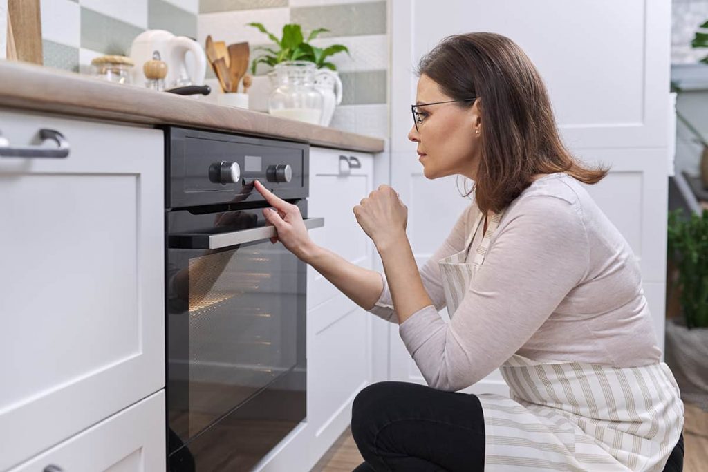 How to Turn Off Sabbath Mode on An Oven - HowdyKitchen