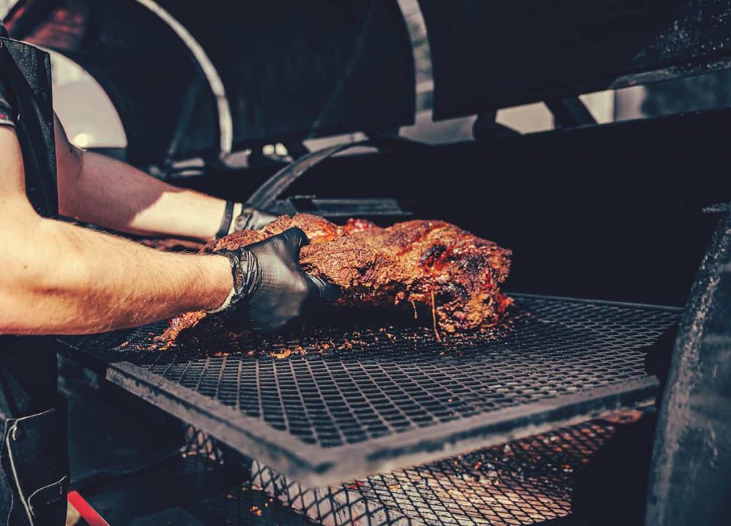 Smoked Brisket Cooking Time & Temperature Chart - HowdyKitchen