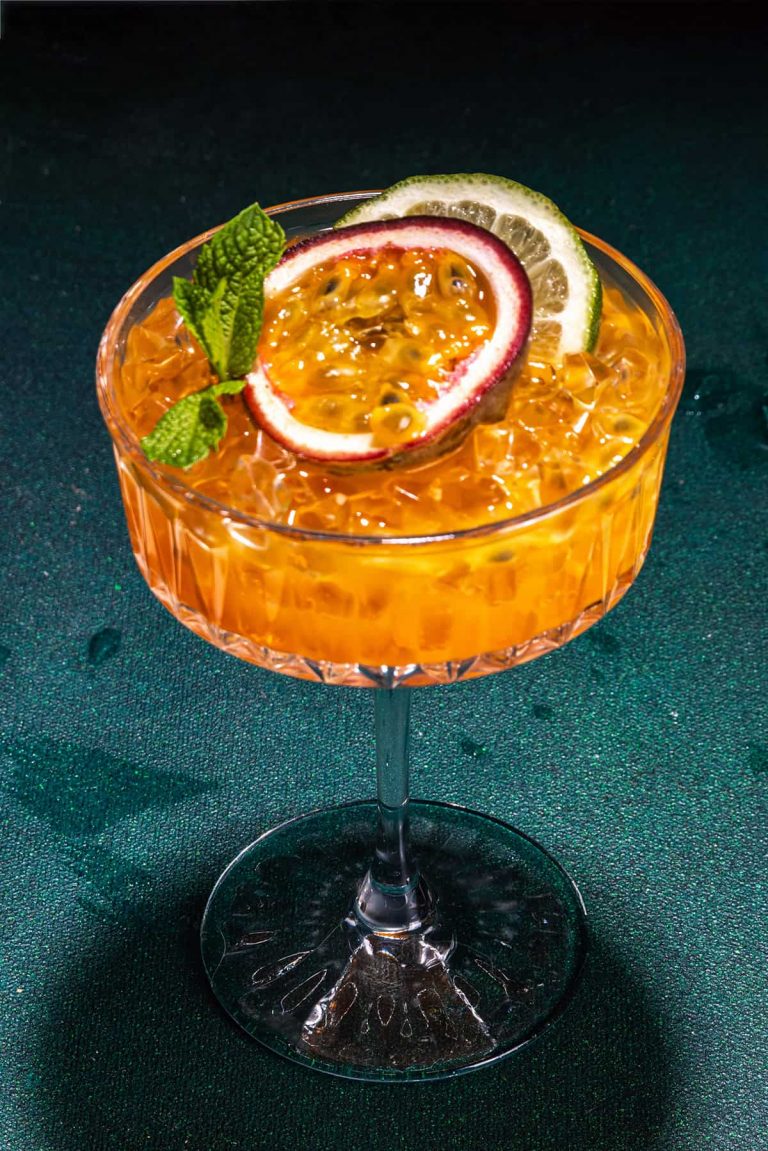 passion-fruit-sangria-howdykitchen