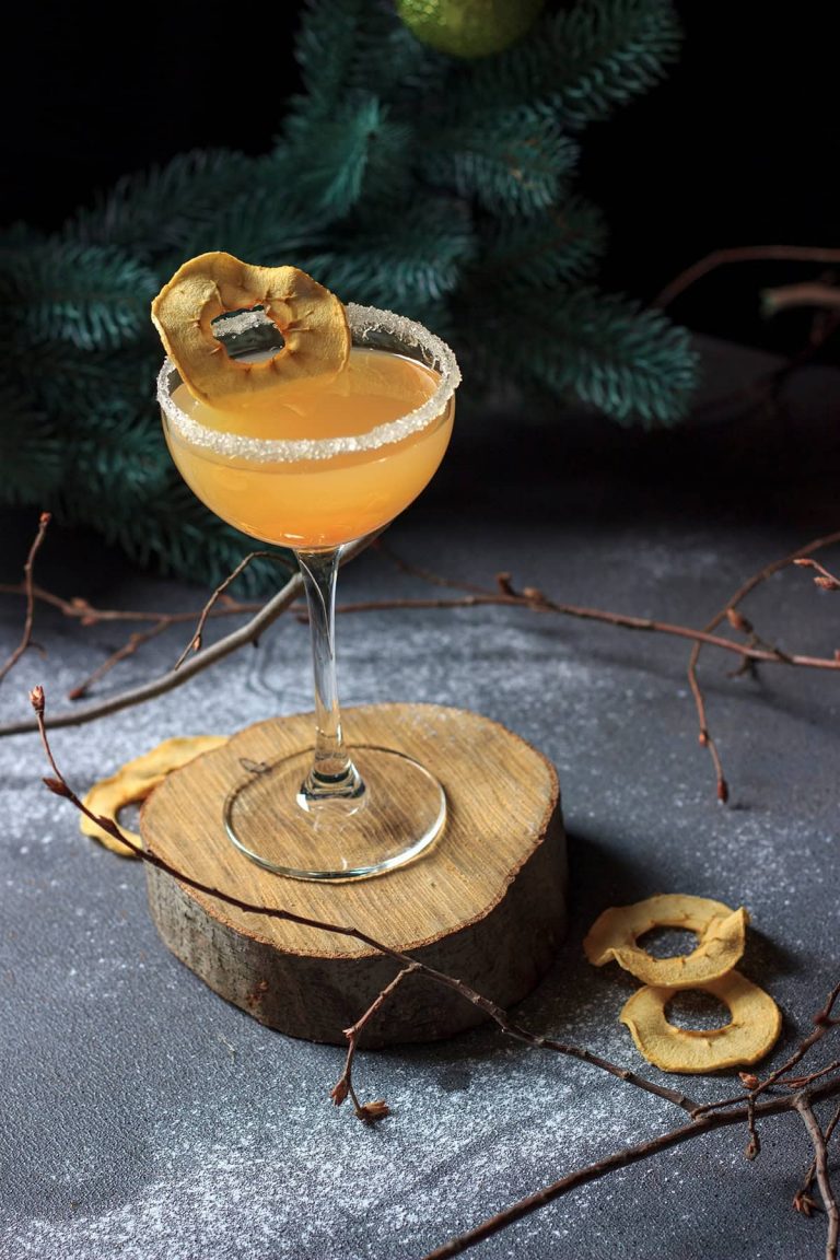 13 Delicious Fall Martinis - Seasonal Recipes For Cozy Evenings ...