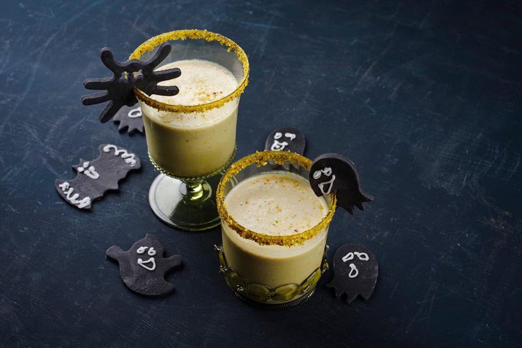 12 Fun & Spooky Halloween Drinks For Kids - HowdyKitchen