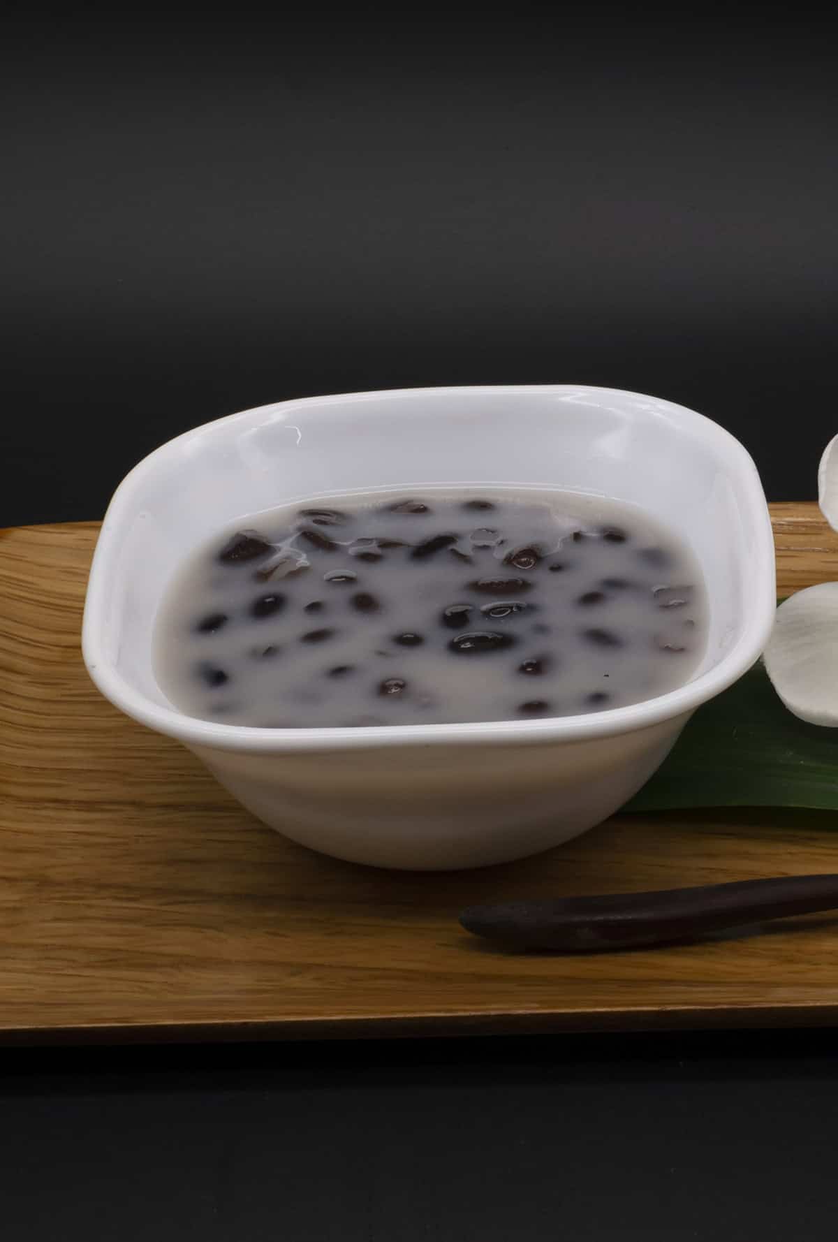 Chè Đậu Đen (Black Bean Sweet Soup)