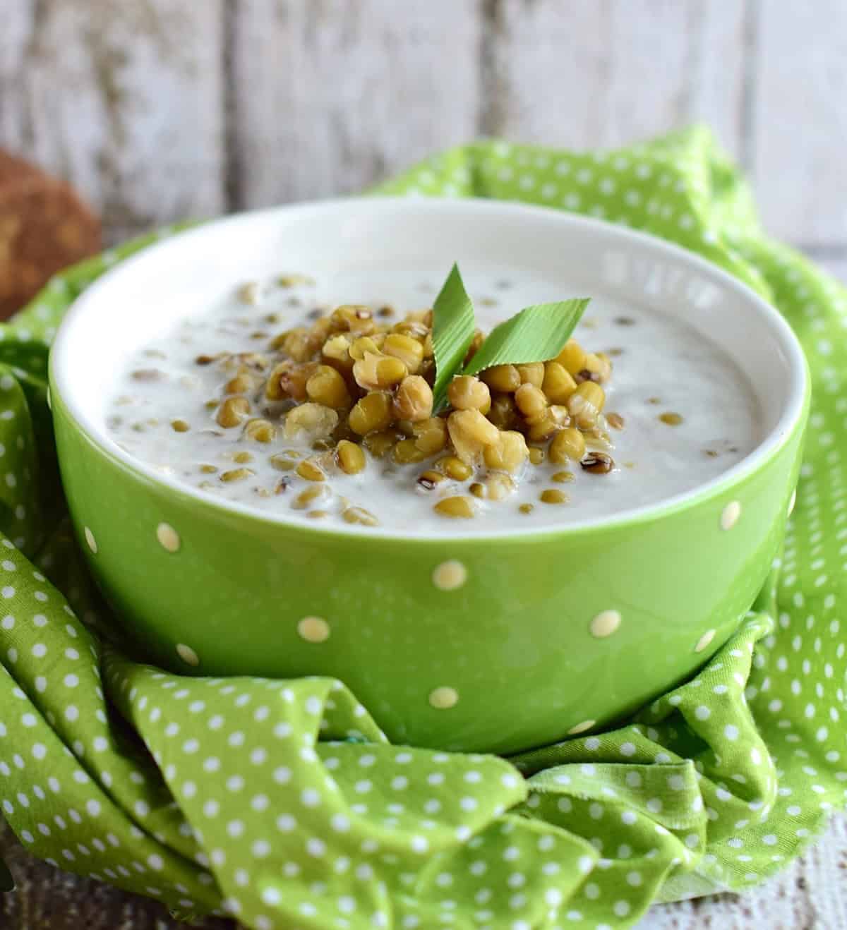 Chè Đậu Xanh (Mung Bean Sweet Soup)