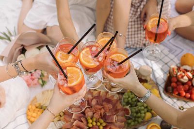 Cocktails to drink at a picnic