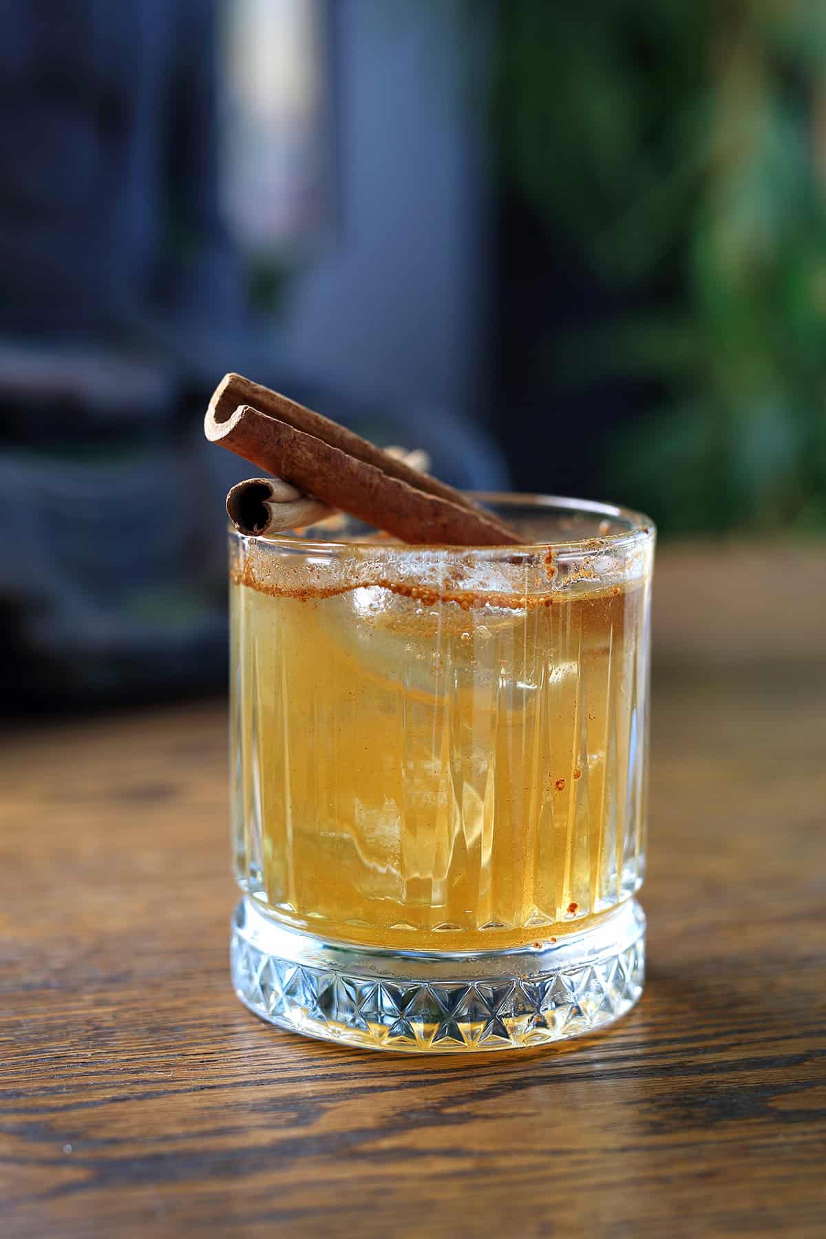 Apple Cider Whiskey Cocktail